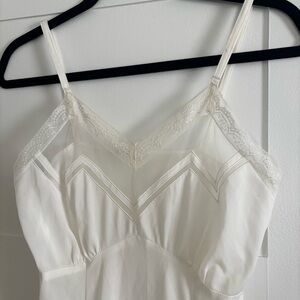 VINTAGE 60s Nan Flower white nylon nightgown, slip, lace. Size 34 medium